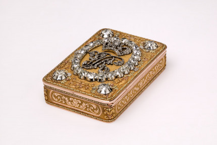 pm6-a-gold-snuffbox-with-a-diamond-monogram-of-queen-victoria-hanau-dated-24-september-1837-c-the-rosalinde-and-a.jpg