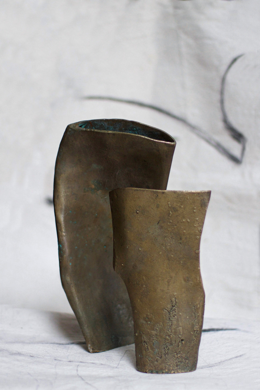 Emmie Ray Hubbard: Our Ancient Mark, bronze, 18 x13.5 cm / 20 x 11,5 cm, photo by Chloe Rosetta Bell.